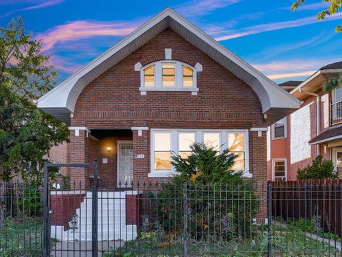 1138 N Central Ave, Chicago, IL, 60651-2715 | Card Image