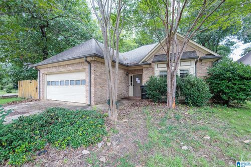 2705 Wellington Cir, PELHAM, AL, 35124-1464 | Card Image