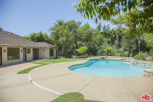 17965 Seabreeze Dr, Pacific Palisades, CA, 90272 | Card Image