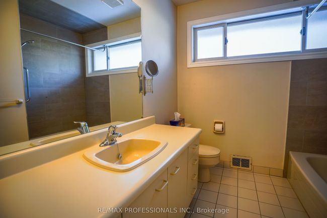 88 Valecrest Dr, House other with 4 bedrooms, 2 bathrooms and 4 parking in Etobicoke ON | Image 27