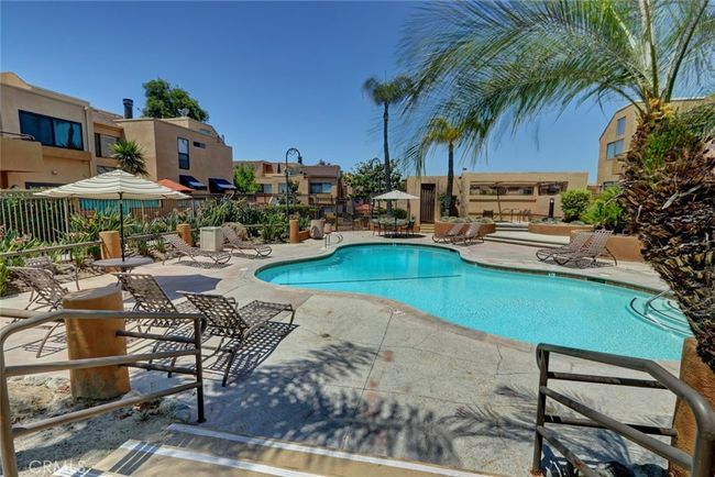 7 - 25712 Le Parc, Condo with 2 bedrooms, 2 bathrooms and 2 parking in Lake Forest CA | Image 34