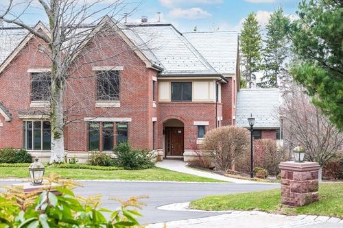 a103-120 Seaver St, Brookline, MA, 02445-5719 | Card Image