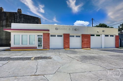902 Montgomery St, savannah, GA, 31401-6326 | Card Image