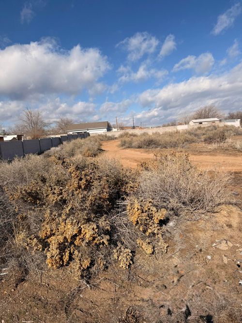 2513 Amalia Rd Sw, Albuquerque, NM, 87105-4201 | Card Image