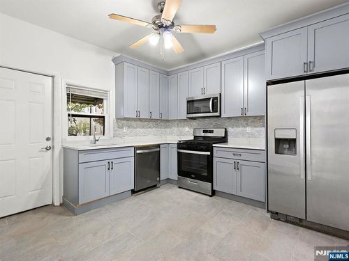 137 Devon St, Kearny, NJ, 07032-2421 | Card Image