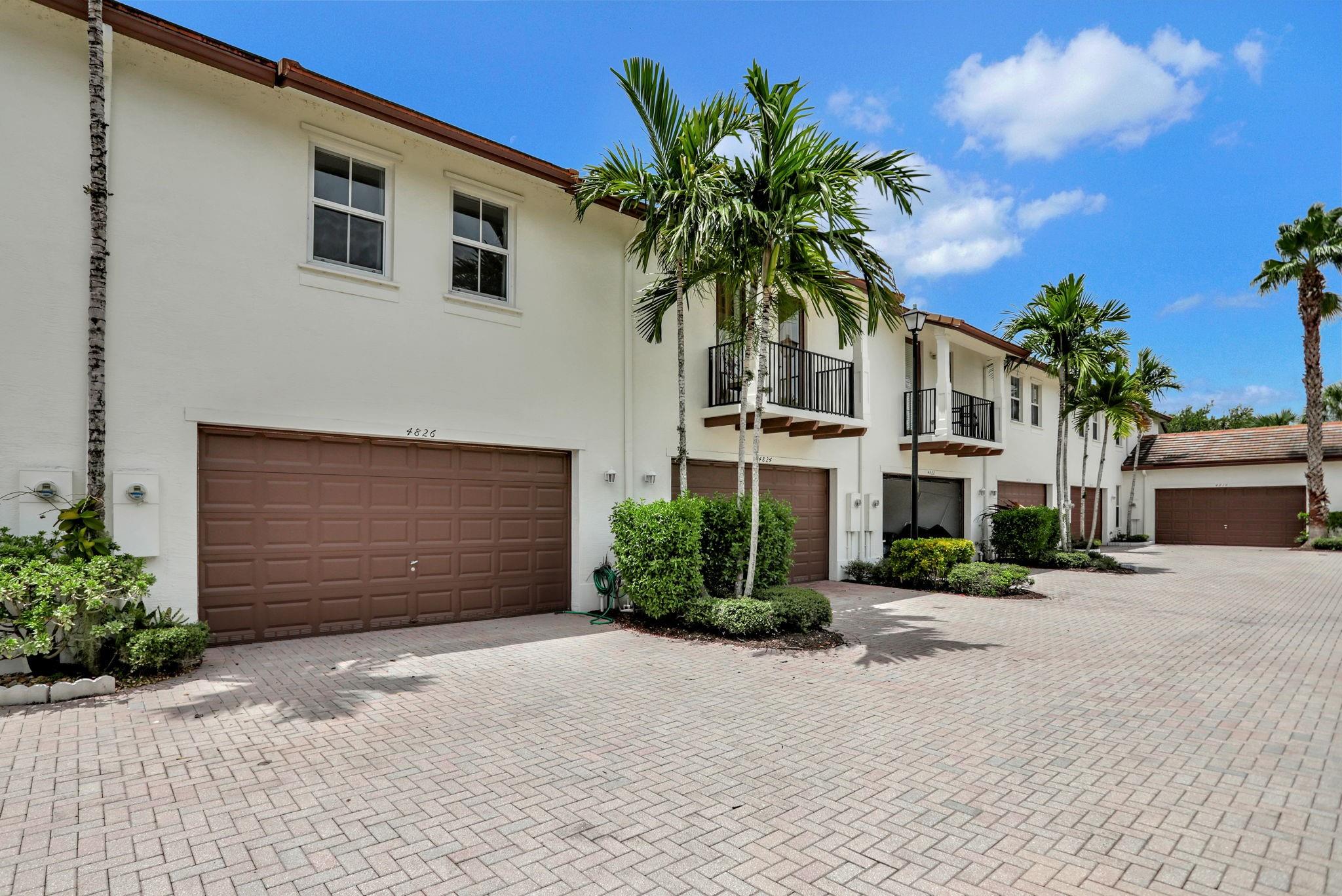 Acadian Trl, Coconut Creek, FL 33073