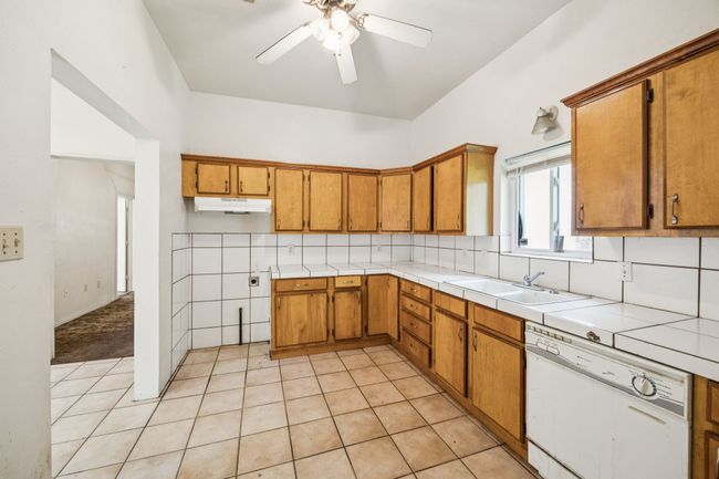 909 E High St, House other with 3 bedrooms, 1 bathrooms and null parking in Terrell TX | Image 8