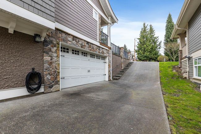 5733 182 Street, House other with 5 bedrooms, 4 bathrooms and 12 parking in Surrey BC | Image 34