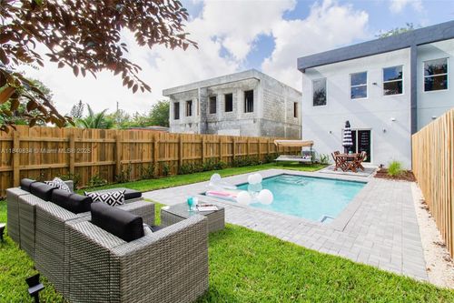 0-5129 Nw 5th Ave, Miami, FL, 33127-2138 | Card Image