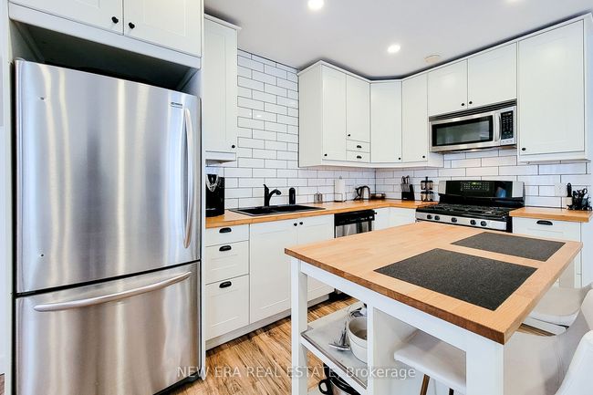 18 Ellis Ave, House other with 2 bedrooms, 2 bathrooms and 1 parking in Hamilton ON | Image 19