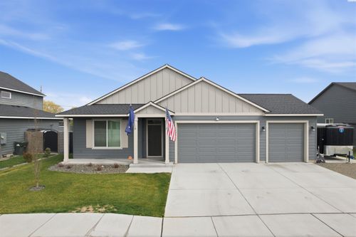1403 Diamond Ave, Grandview, WA, 98930 | Card Image