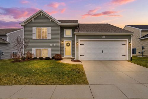 2744 Sycamore River Dr, Fowlerville, MI, 48836-8621 | Card Image