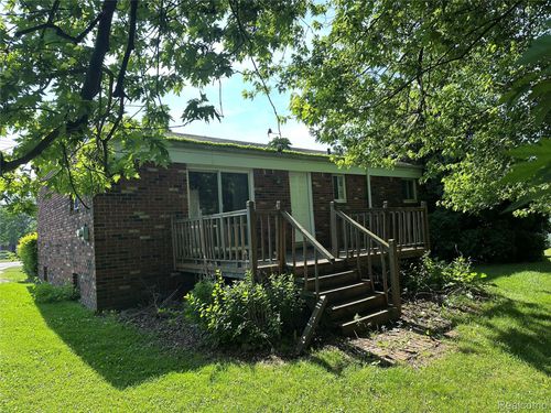46985 Heydenreich Rd, Macomb, MI, 48044-4424 | Card Image