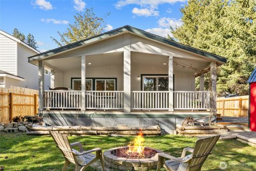 605 N Park St, Cle Elum, WA, 98922-9758 | Card Image