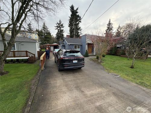 9543 Palatine Avenue N, Seattle, WA, 98103 | Card Image