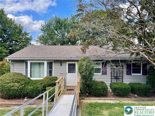 3005 Agnes St, EASTON, PA, 18045-2520 | Card Image