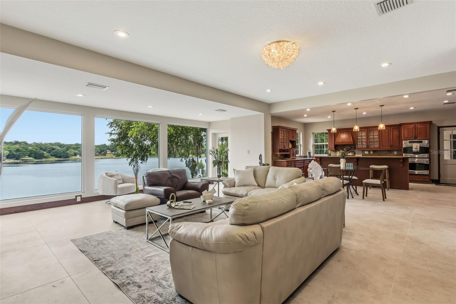 Residential in EUSTIS 4