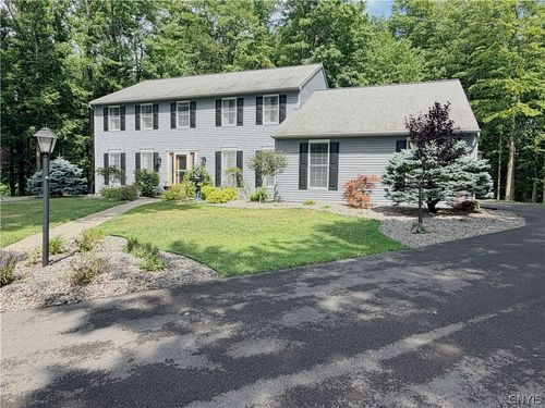 8 Silver Birch Ct, New Hartford, NY, 13413-3913 | Card Image