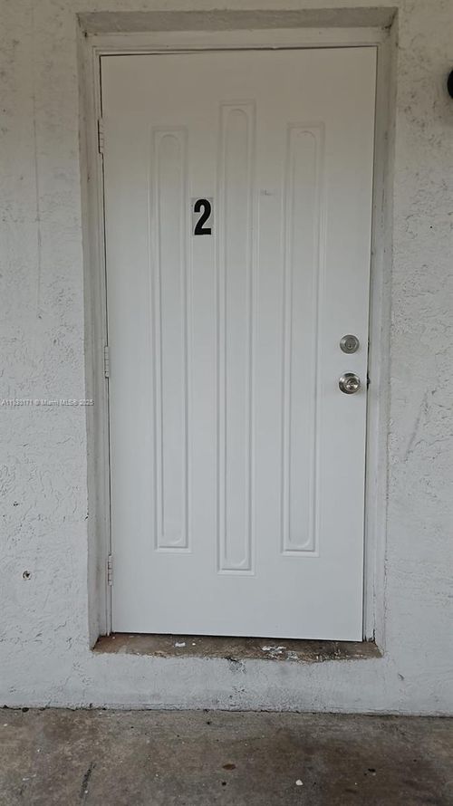 2-1051 Nw 27th Ave, Fort Lauderdale, FL, 33311-5700 | Card Image