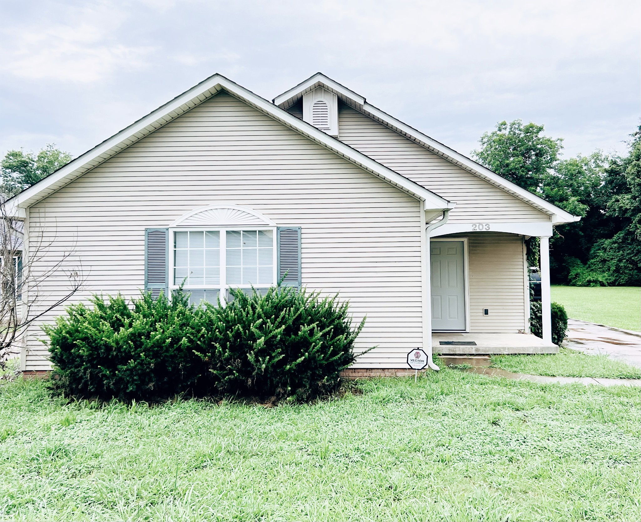 Phillips St, Jackson, TN 38301