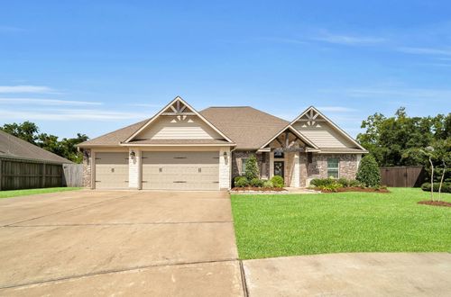 215 Oyster Bend Ln, Lake Jackson, TX, 77566-3107 | Card Image