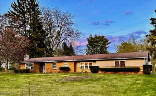 8304 Sharon Ave Nw, North Canton, OH, 44720-5042 | Card Image