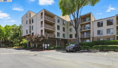 apt-204-470 N Civic Dr, Walnut Creek, CA, 94596-3320 | Card Image