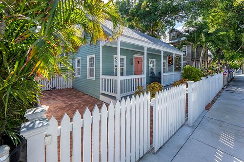 1019 Whitehead St, Key West, FL, 33040-7564 | Card Image