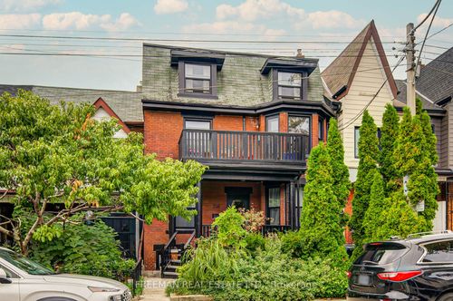 246 Euclid Ave, Toronto, ON, M6J2K2 | Card Image