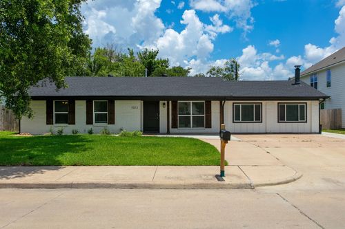 1013 Welsh Ave, College Station, TX, 77840-6155 | Card Image