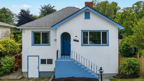 3929 Lasalle St, Saanich, BC, V8P3L8 | Card Image