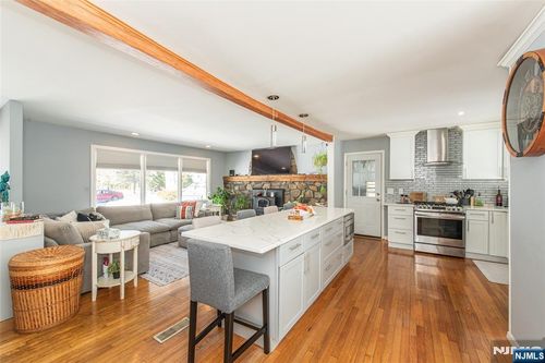 38 Fremont Ter, Oak Ridge, NJ, 07438-8945 | Card Image