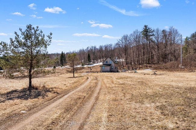 887 Flat Rd, House other with 3 bedrooms, 2 bathrooms and 10 parking in Dacre ON | Image 23