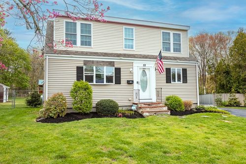 28 Nevens Cir, Rockland, MA, 02370-2312 | Card Image