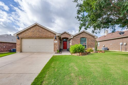 905 Meadowedge Ln, Denton, TX, 76207-6038 | Card Image