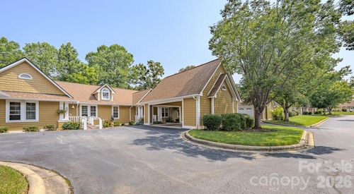 902 Woodlea Ct, Asheville, NC, 28806-4808 | Card Image