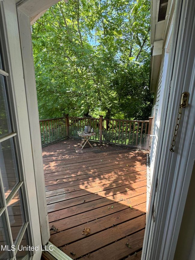 Dining area door to deck | Image 29