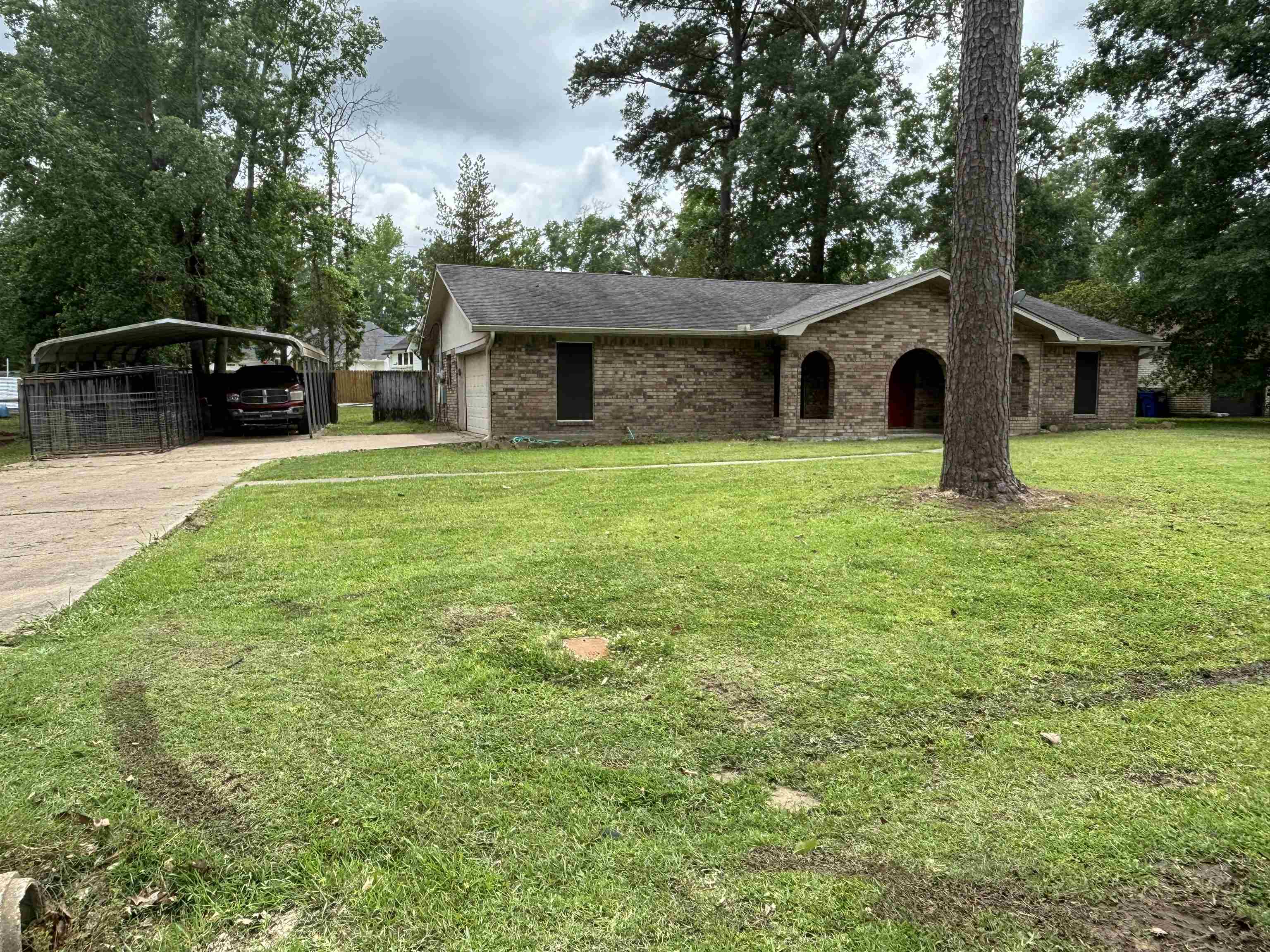 Briarcliff Ln, Lumberton, TX 77657