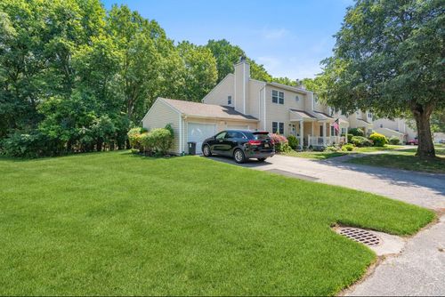 32 Hancock Cmns, Yaphank, NY, 11980-2010 | Card Image