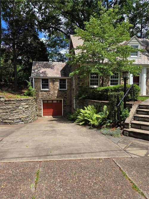 1025 Washington Ave, Oakmont, PA, 15139-1119 | Card Image