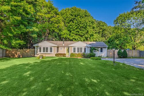 797 Waverly Avenue, Islip, NY, 11742 | Card Image