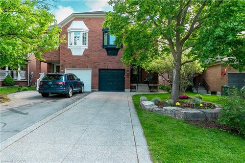 46 Harnesworth Cres, Waterdown, ON, L8B0J3 | Card Image