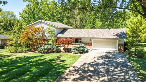 827 Reservoir Rd, Bellefontaine, OH, 43311-2707 | Card Image