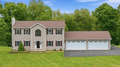 91 Green Manor Dr, Butler, PA, 16002-3653 | Card Image