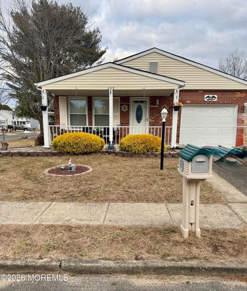 209 Pulaski Blvd, Toms River, NJ, 08757-6423 | Card Image