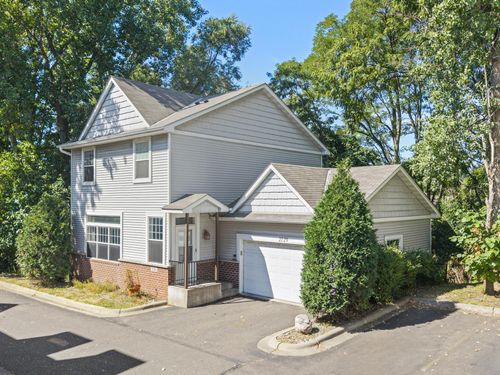 2729 Century Ct, White Bear Lake, MN, 55110-2767 | Card Image