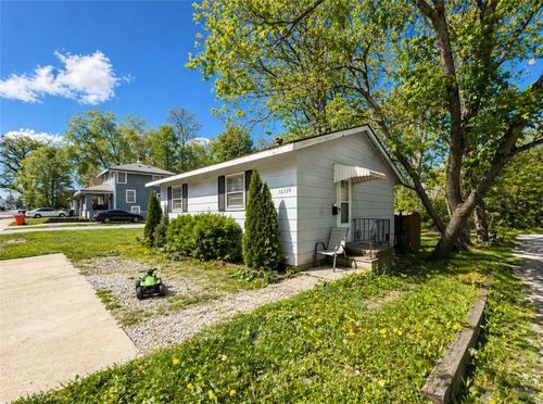 1034 9th St, Charleston, IL, 61920-2814 | Card Image