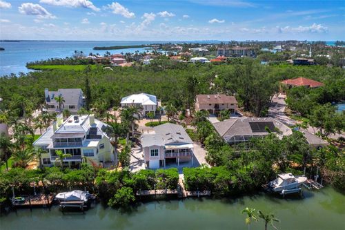 663 Penfield St, LONGBOAT KEY, FL, 34228-1449 | Card Image