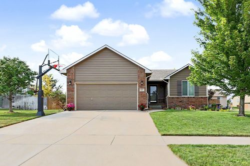 843 E Winding Lane St, Derby, KS, 67037-8771 | Card Image