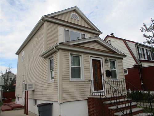 6 Birch Ln, Valley Stream, NY, 11581-1764 | Card Image